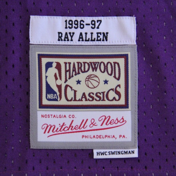 Mitchell & Ness Ray Allen Black 1996/97 Milwaukee Bucks NBA Jersey - Picture 3 of 3